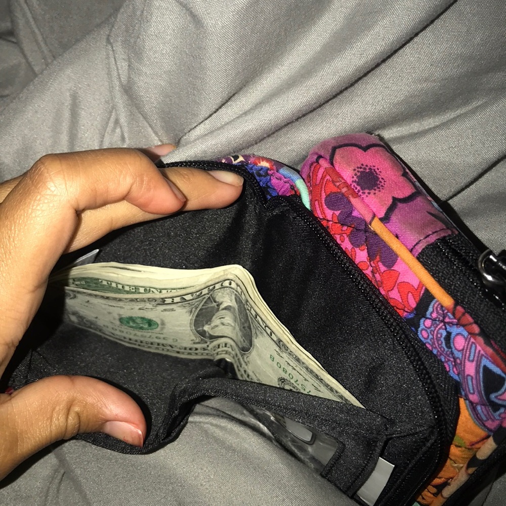 Wallet - Picture 5 of 6